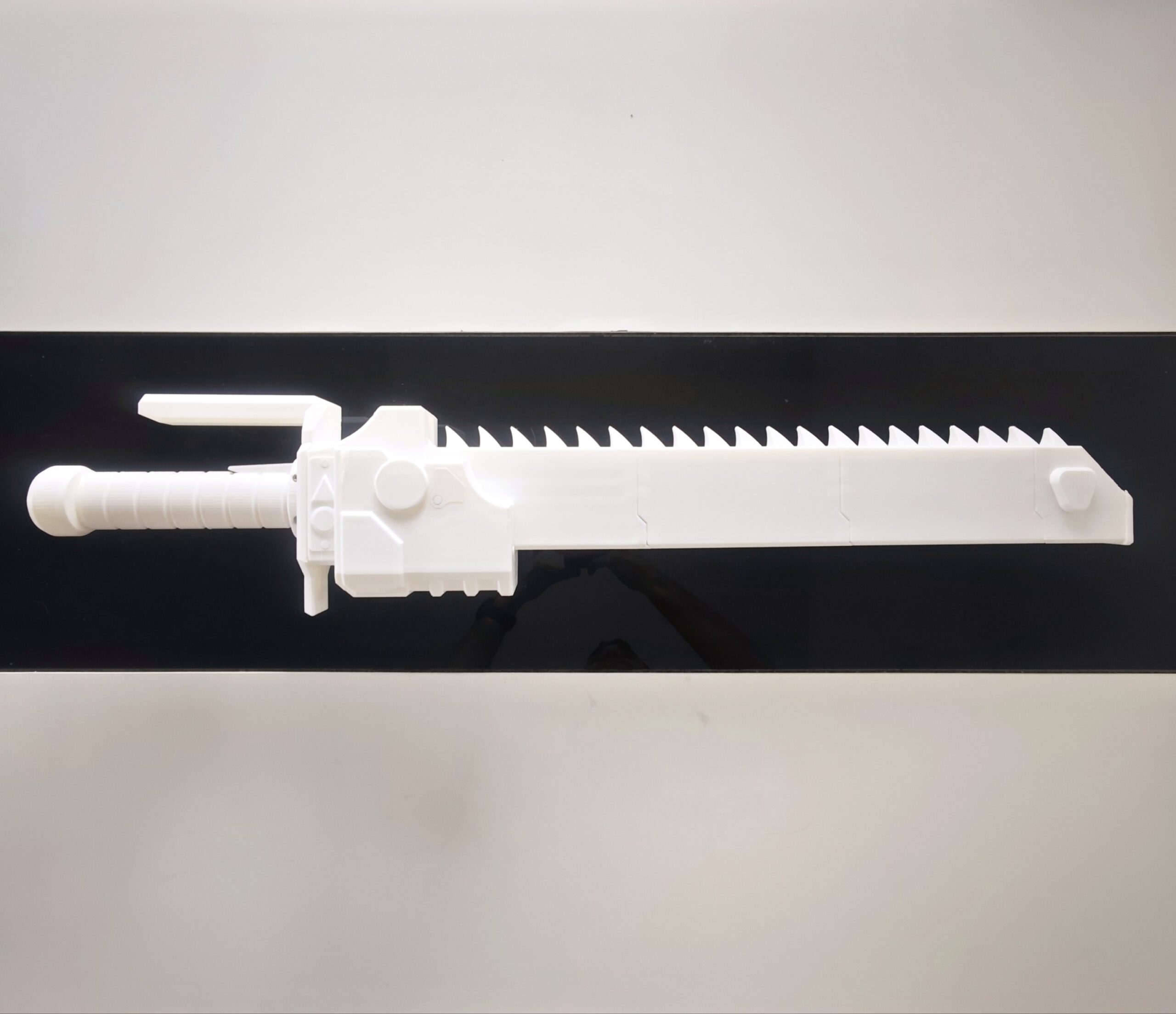 Espada Sierra Chainsword MK1 – Réplica Impresa en 3D | Tamaño Real | Cosplay y Coleccionismo - Imagen 2